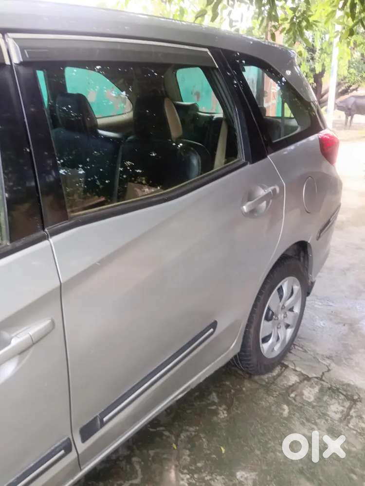 Honda Mobilio Diesel 2016 Model Tyre 95% Condition Better