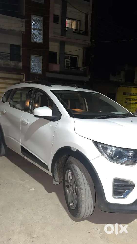 Renault Triber Rxz Only 15000-17000km Driven