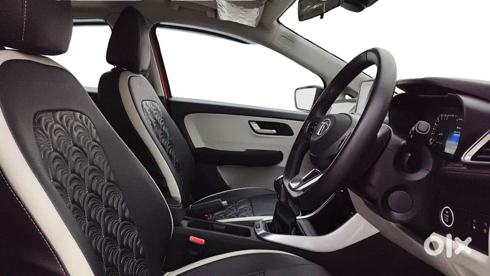 Tata Altroz Xz Plus (s), 2023, Petrol