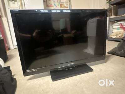 Excellent condition Funai 32-inch HD LED TV along with Mi Android box