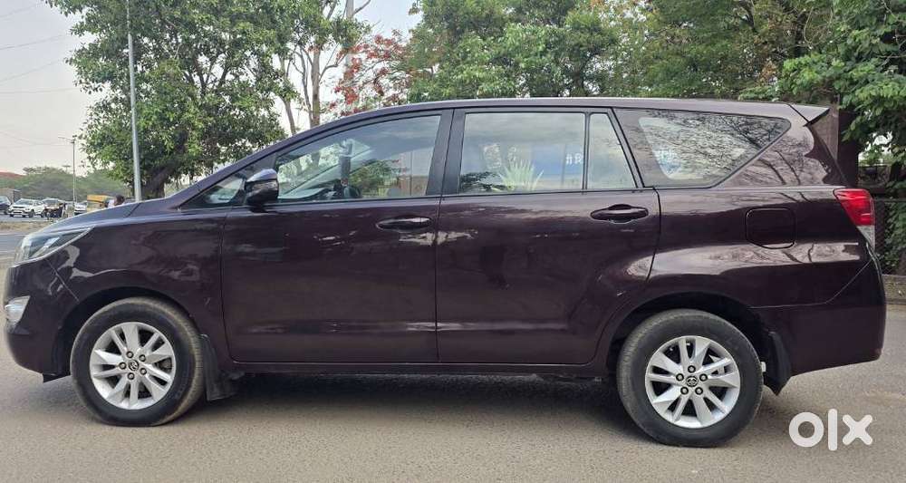 Toyota Innova Crysta 2.8 Gx At 8 Seater, 2017, Diesel