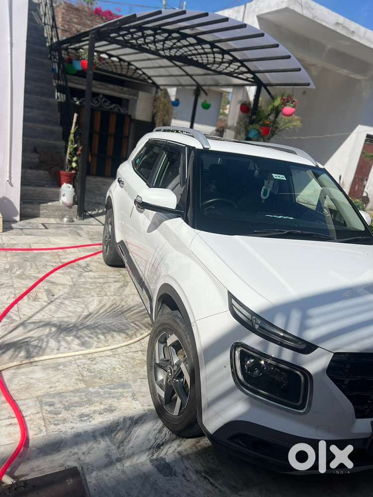 Hyundai Venue Diesel Well Maintained