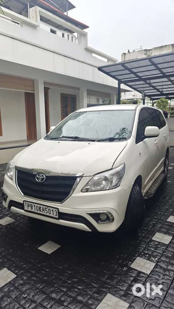 Toyota Innova 2015 Diesel Well Maintained