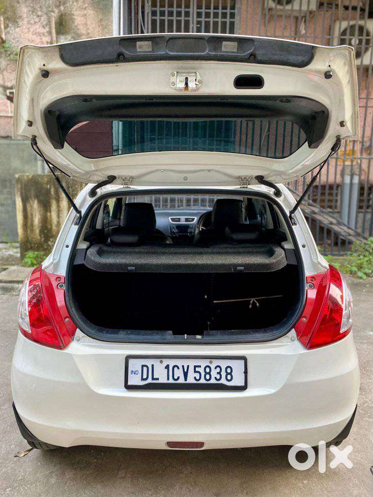 Maruti Suzuki Swift Vxi Abs Bsiv, 2016, Petrol