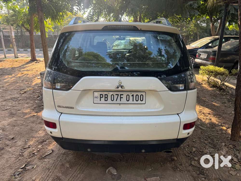 Mitsubishi Outlander New, 2012, Petrol