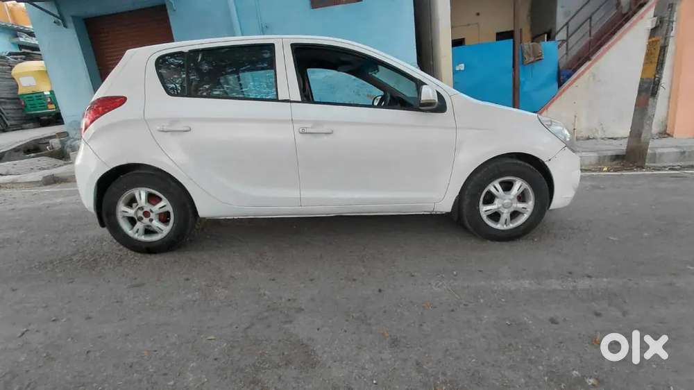 Hyundai I20 2010 Petrol Well Maintained