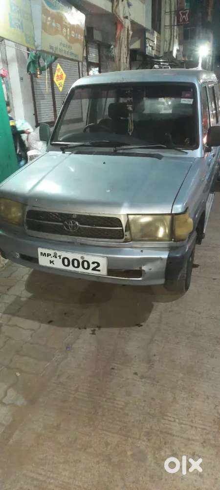 टोयोटा की भारत में पहली कार टोयोटा क्वालिस..