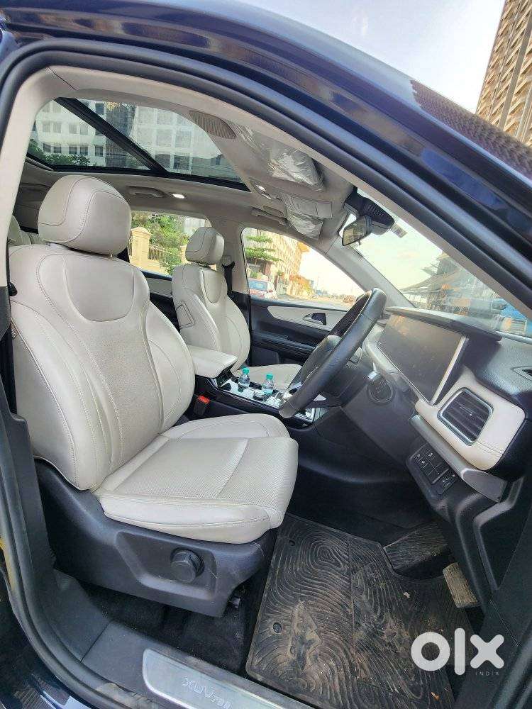 Mahindra Xuv700 2.2 Ax 7 Diesel At Luxury Pack Str Awd, 2023, Diesel