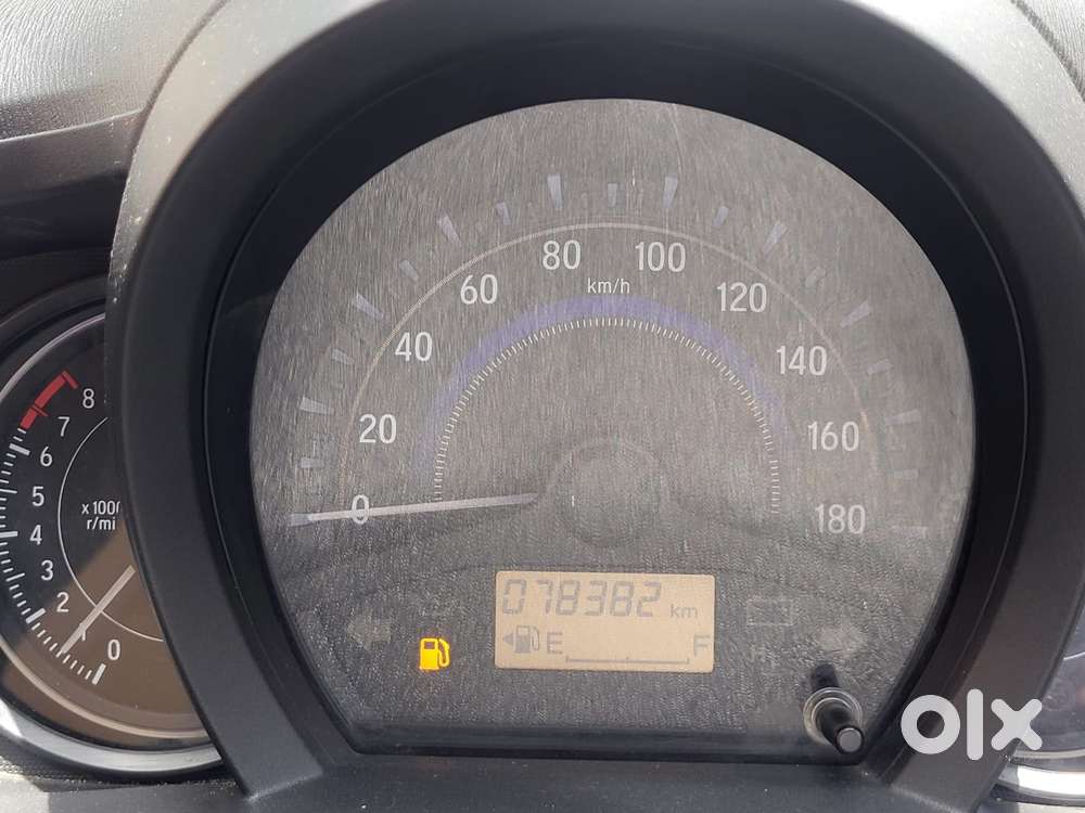 Honda Amaze 2nd Gen Vx, 2015, Petrol