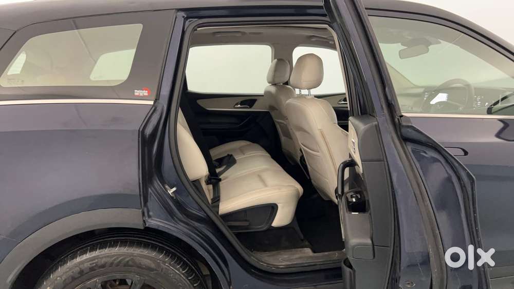 Mahindra Xuv700 2.0 Ax 7 Petrol At Luxury Pack Str, 2021, Petrol