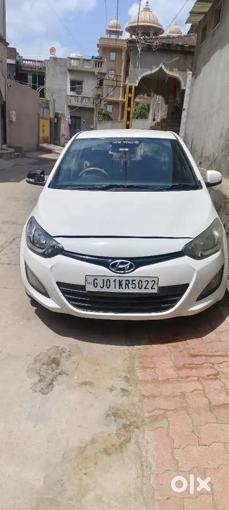 2 ટાયર નવા નવી બેટરી  મેગવહીલ શાંત એન્જીન એસી ચાલુ  1.50.ચાલેલી