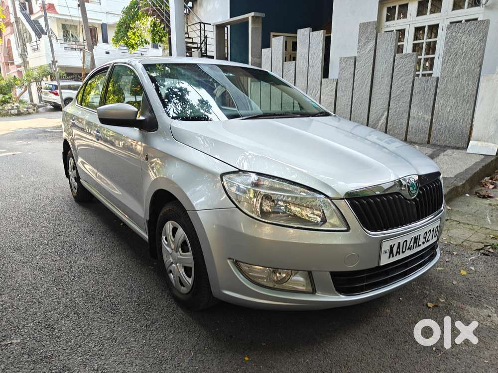 Skoda Rapid 1.6 Mpi Ambition, 2013, Petrol