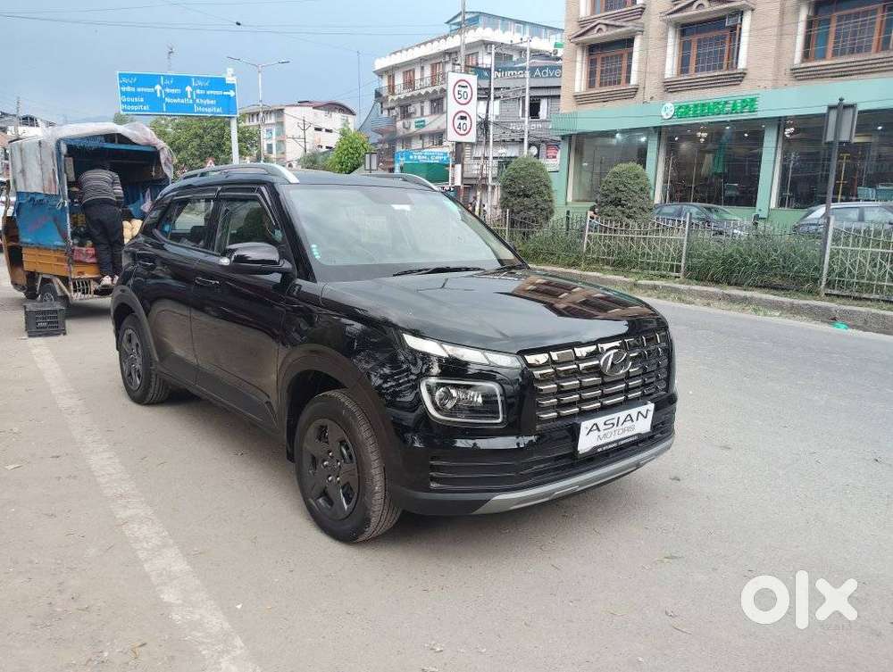 Hyundai Venue 1.2 S (o), 2024, Petrol