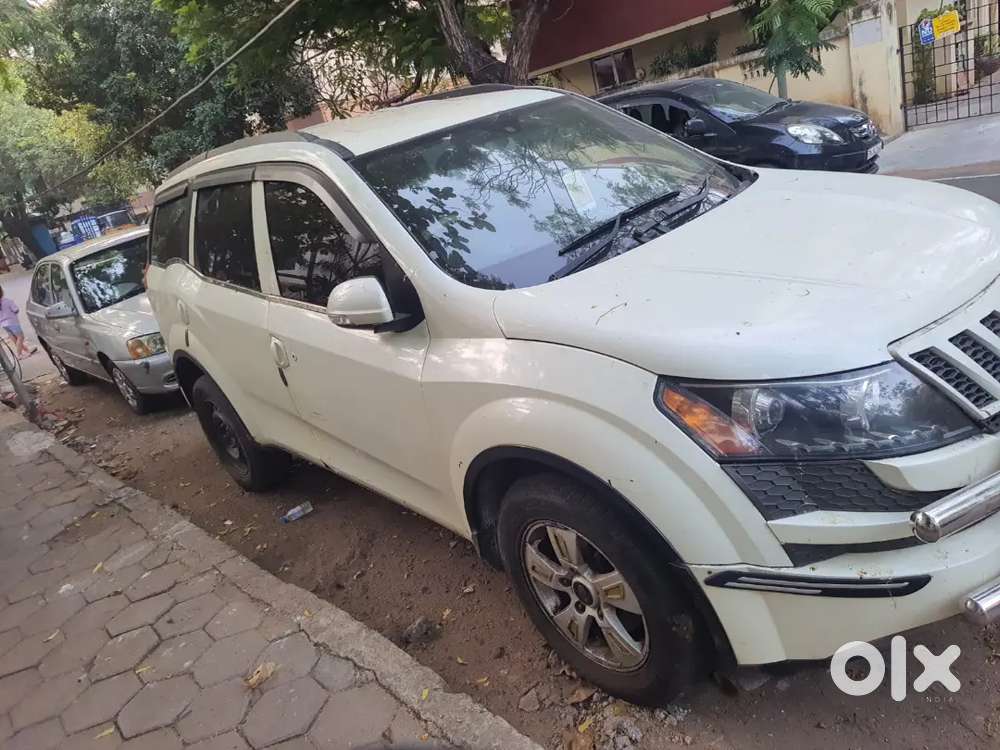 Mahindra Xuv500 2017 Diesel 130000 Km Driven