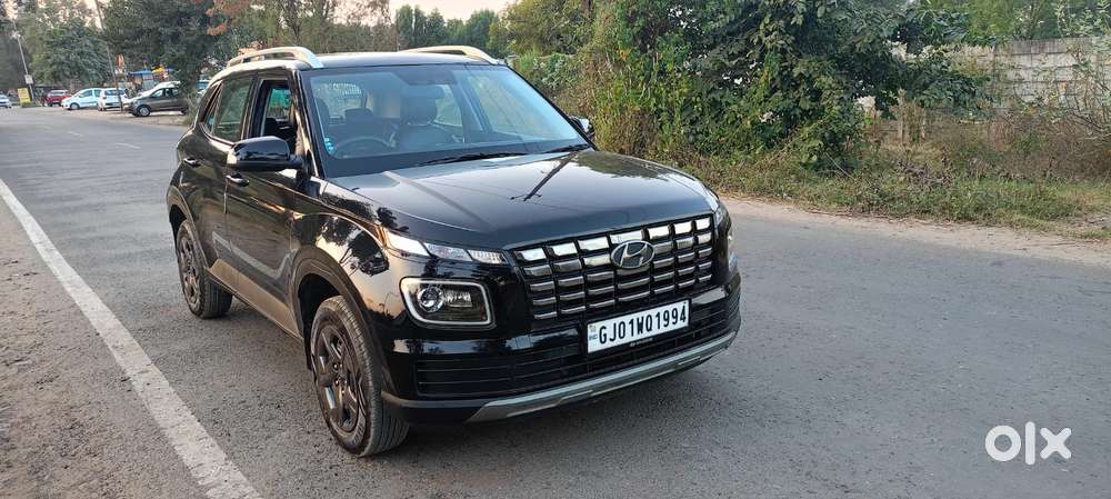 Hyundai Venue 1.2 S (o), 2024, Petrol
