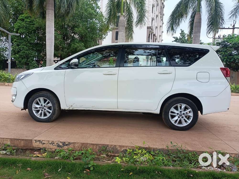 Innova Crysta Gx 8 Seater Feature Loaded.