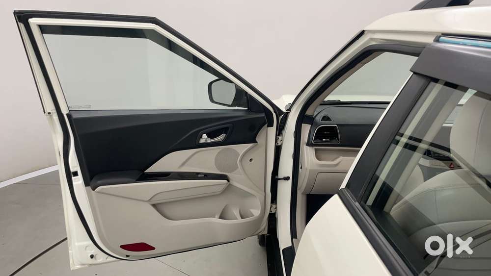 Mahindra Xuv300 W8 Option, 2022, Petrol