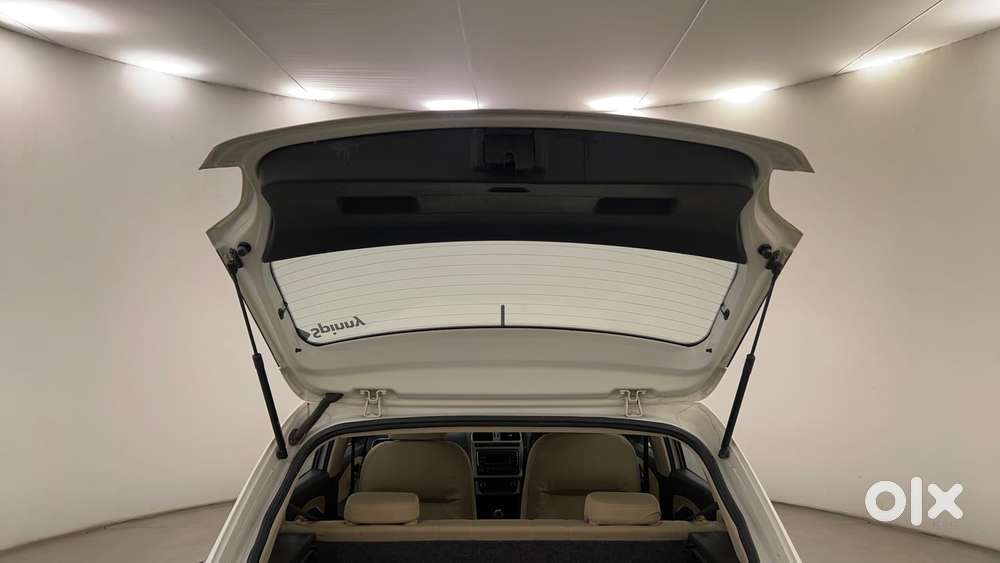 Volkswagen Polo Petrol Highline 1.2l, 2014, Petrol