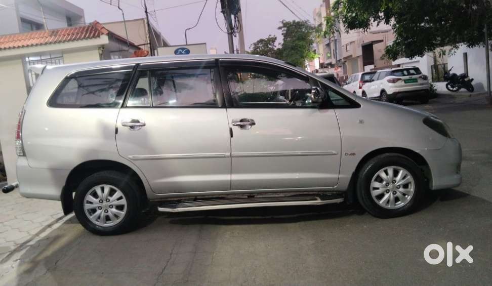 Toyota Innova 2004-2011 2.5 V Diesel 8-seater, 2011, Diesel