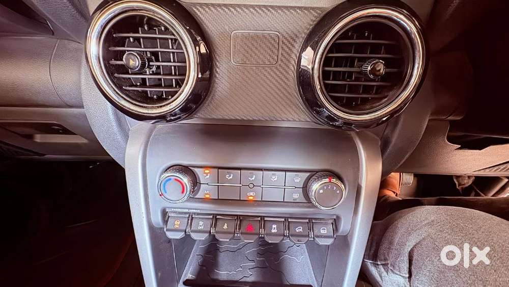 Mahindra Thar Lx 4-str Convertible At, 2022, Petrol