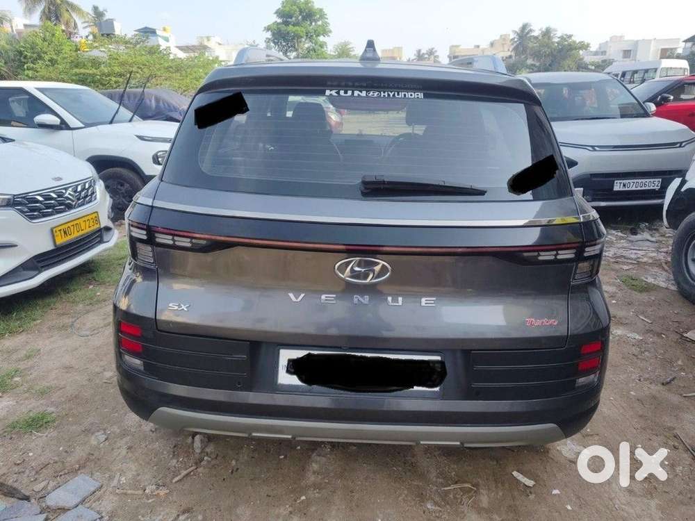 Hyundai Venue Petrol 2023
