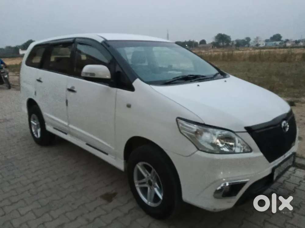 Toyota Innova 2.0 Gx 2015