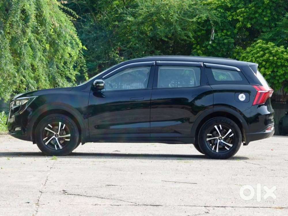 Mahindra Xuv700 2.0 Mx Petrol Mt 5 Str, 2024, Petrol