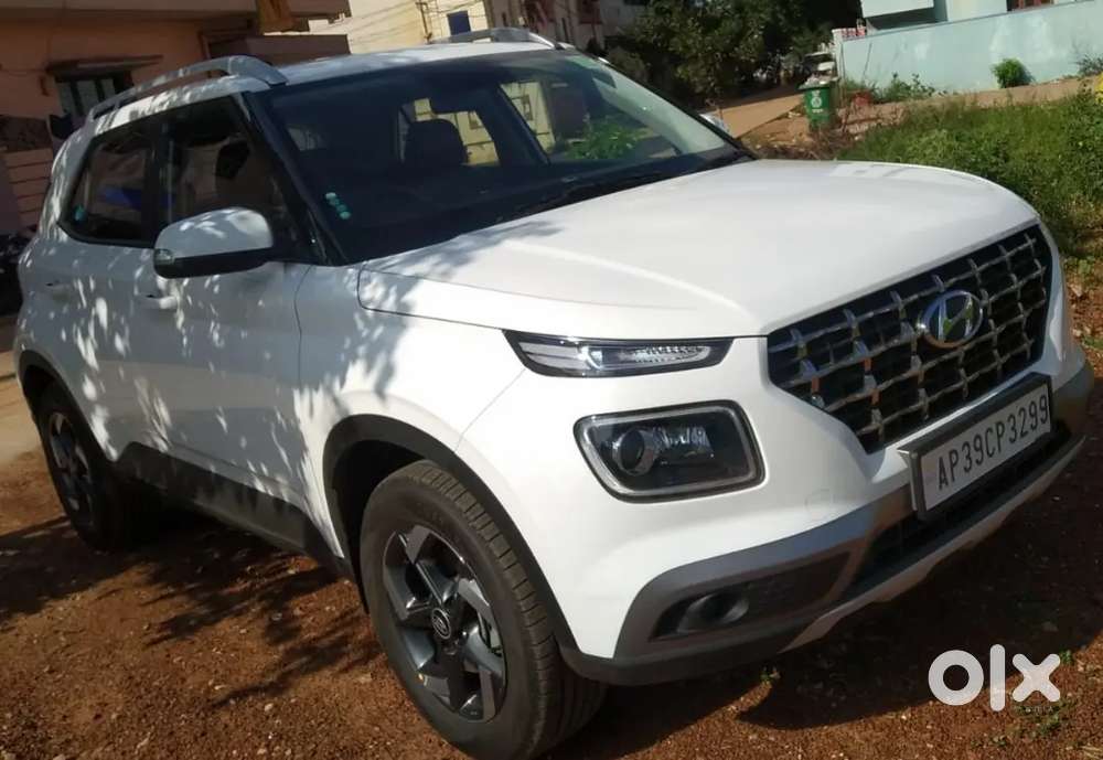2019 Hyundai Venue Sx Diesel Top End Car With Sunroof
