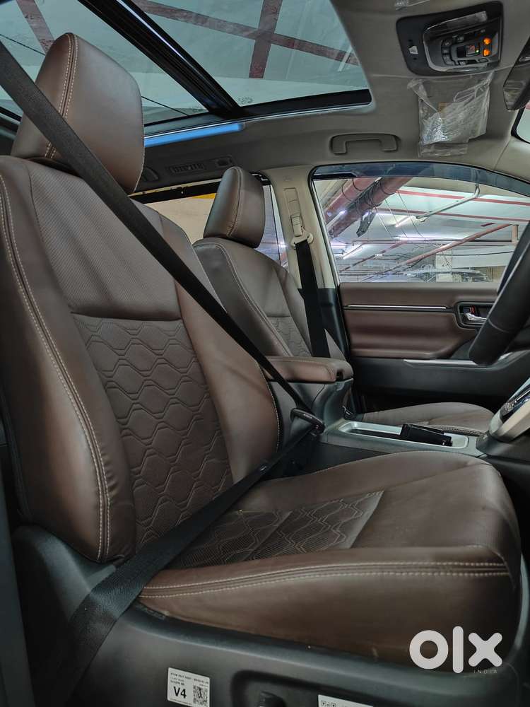 Toyota Innova Hycross 2.0 Zx Hybrid 7 Str, 2025, Cng & Hybrids