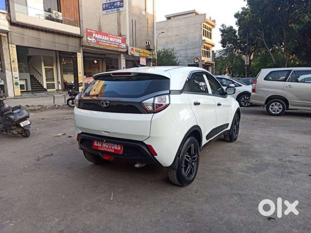 Tata Nexon 1.5 Revotorq Xm (s), 2018, Diesel