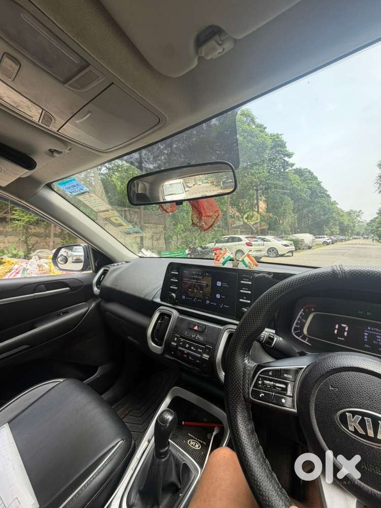 Kia Sonet Petrol 2020 With All Service Bills And Well Maintainedcar