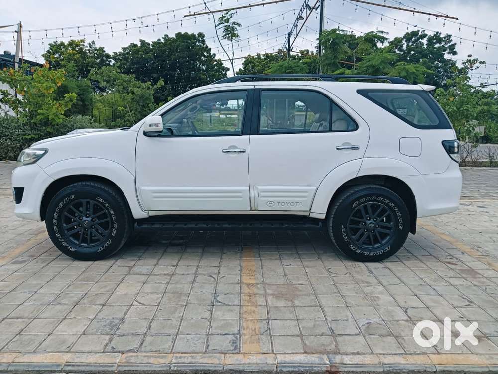 Toyota Fortuner 4x2 Manual, 2015, Diesel