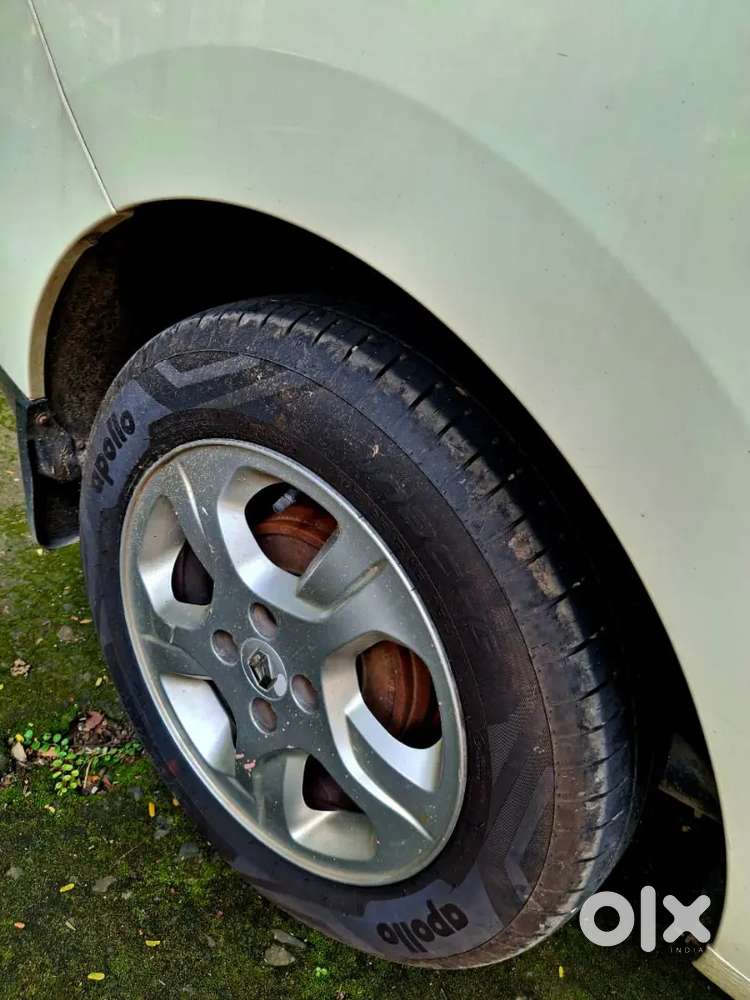 8 Seater Renault Lodgy 2015 Diesel 33000 Km Driven