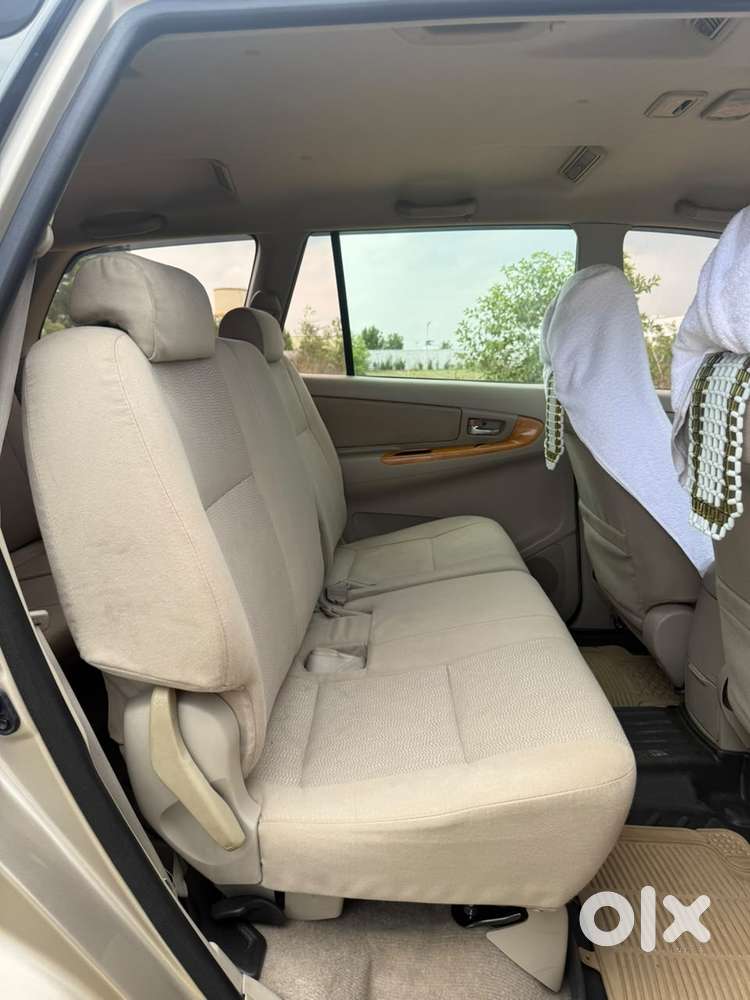 Toyota Innova 2.5 V 7 Str, 2011, Diesel