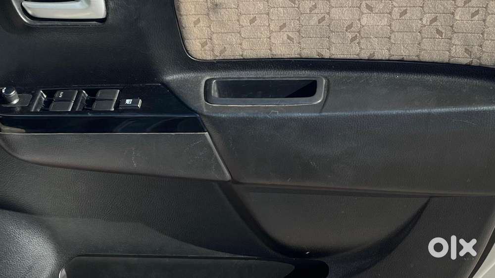 Maruti Suzuki Wagon R Amt Vxi Option, 2017, Petrol