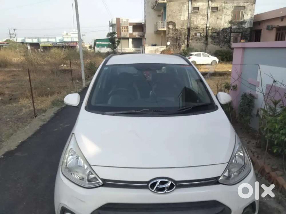 Hyundai Grand I10 2016 Petrol 75000 Km Driven