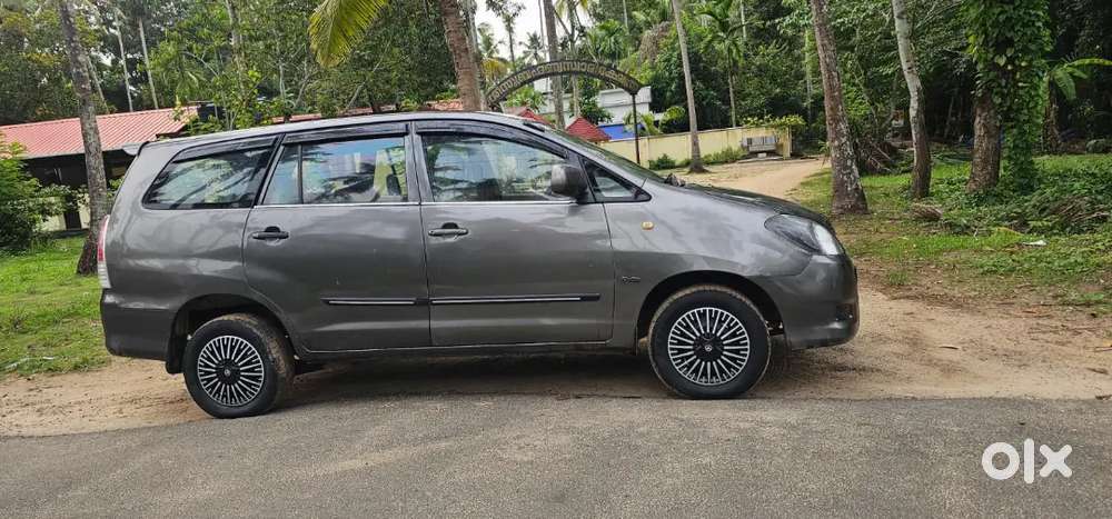 Toyota Innova 2011 Diesel Well Maintained