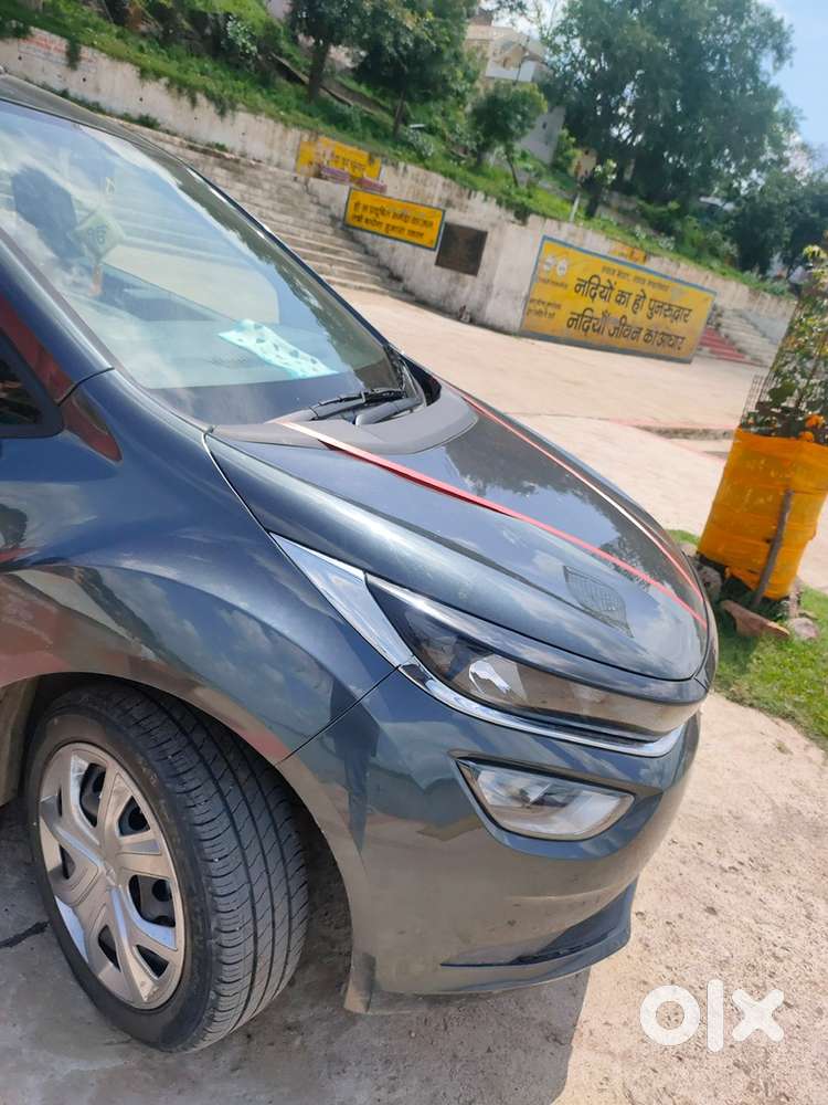 Tata Altroz Petrol 2020