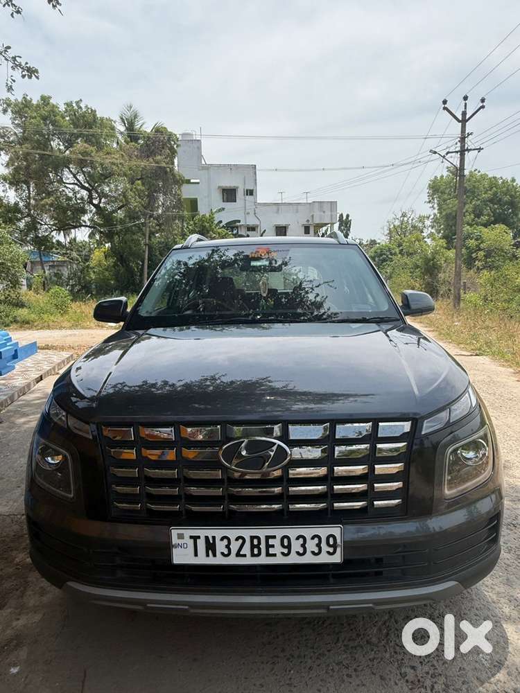 Hyundai Venue Petrol 2024