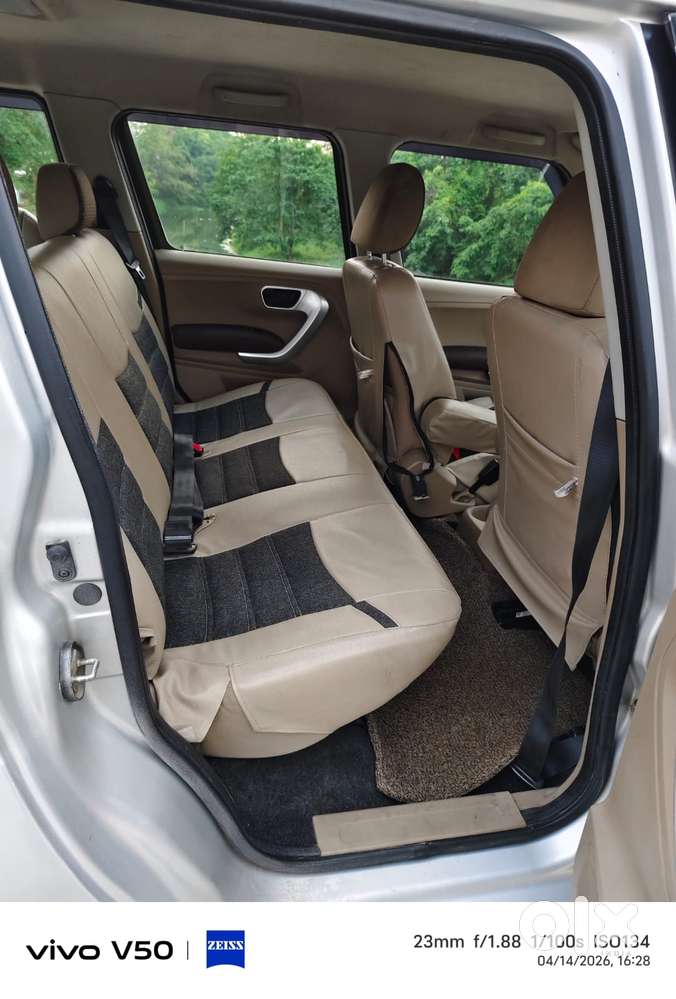 Mahindra Tuv 300 Mhawk100 T8 Amt, 2017, Diesel