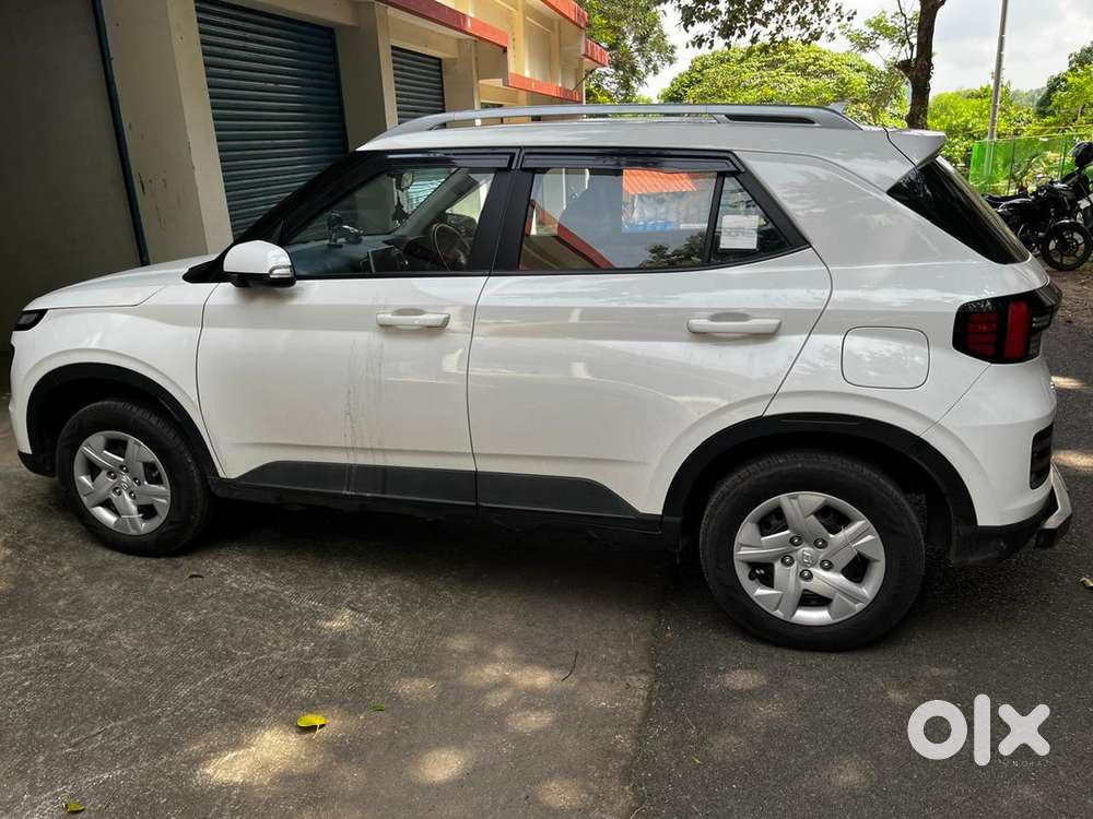 Hyundai Venue Petrol 2022