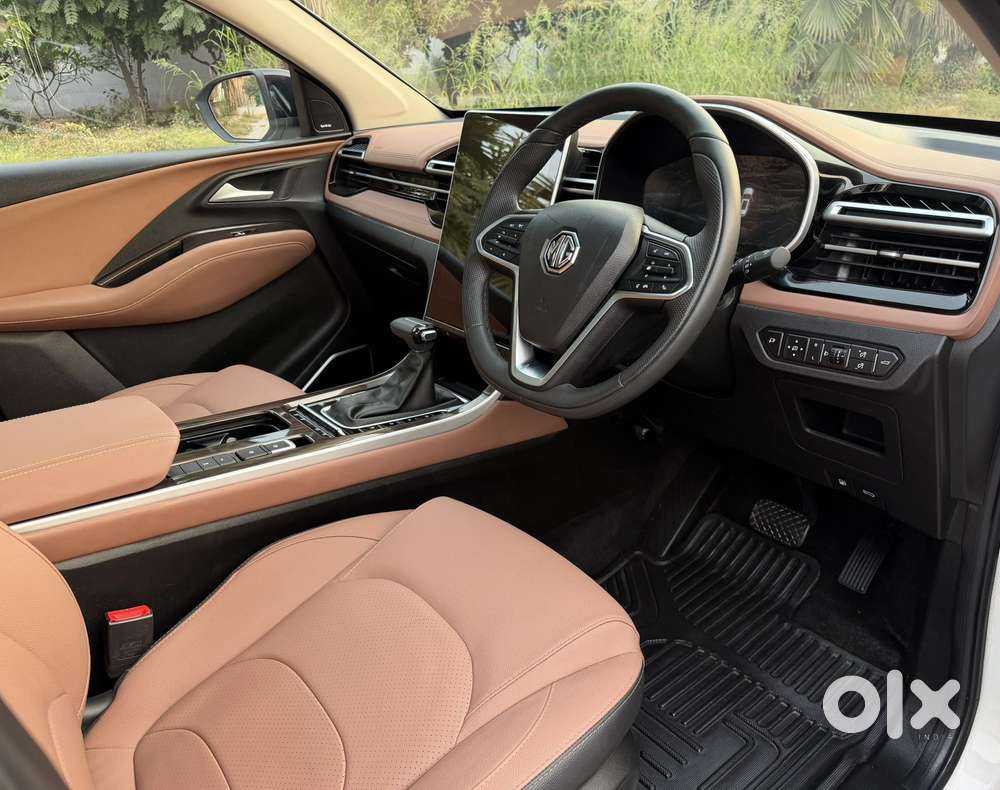 Mg Hector Plus Savvy Pro 1.5 Turbo Petrol Cvt 7 Str Dual Tone, 2024,..