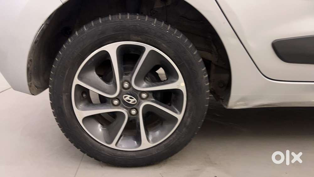 Hyundai Grand I10 [2017-2020] 1.2 Kappa Vtvt Sportz At, 2018, Petrol