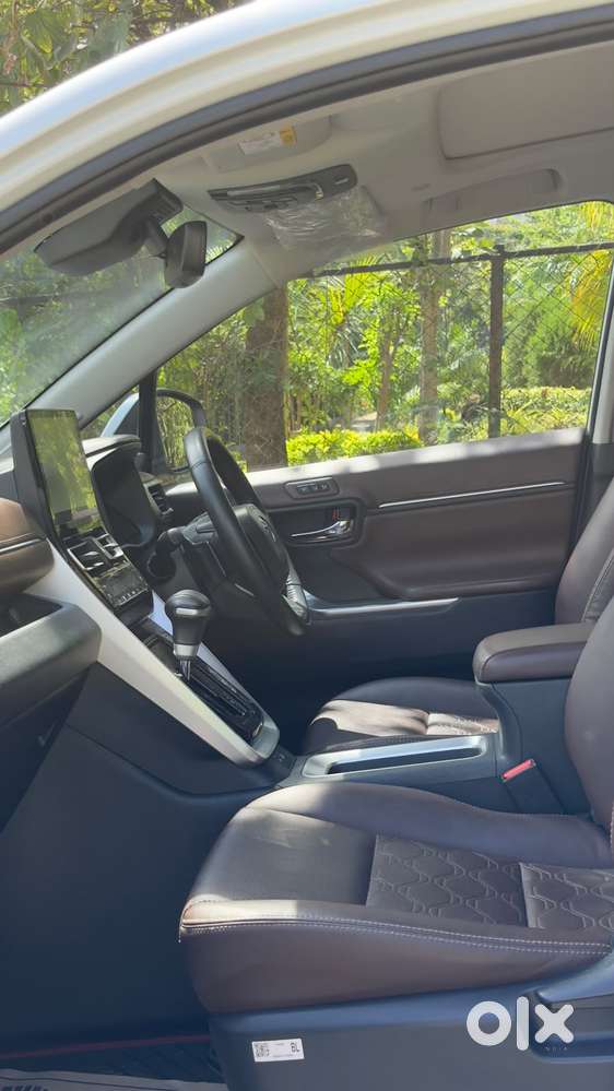 Toyota Innova Hycross 2.0 ZX (O) Hybrid 7 STR, 2023, Petrol