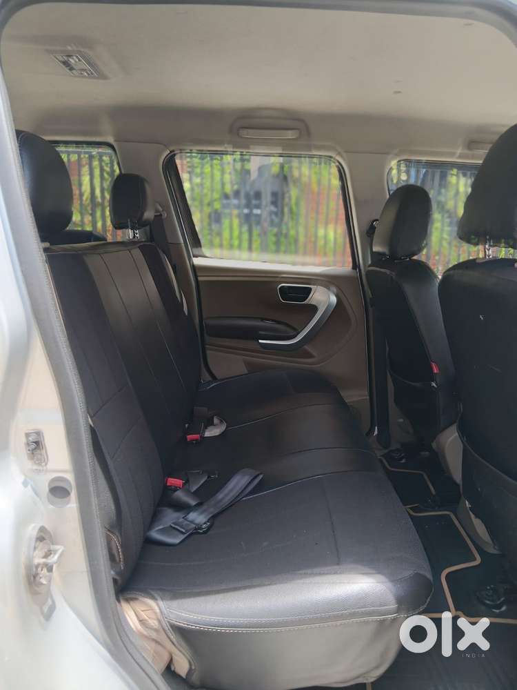 Mahindra Tuv 300 T8, 2016, Diesel