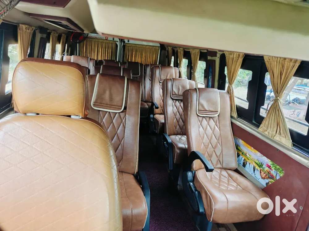 Tempo Traveler 13+1