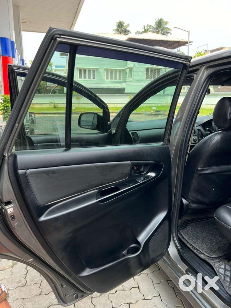 Orginal Kerala Toyota Innova 2012 Diesel Well Maintained