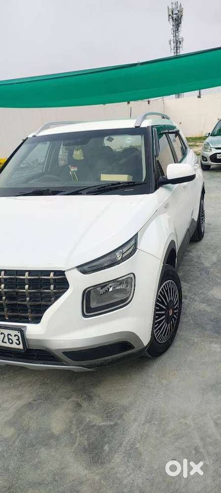 Hyundai Venue, 2021, Cng & Hybrids