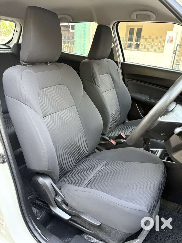 Maruti Suzuki Swift Vxi + Manual, 2022, Petrol