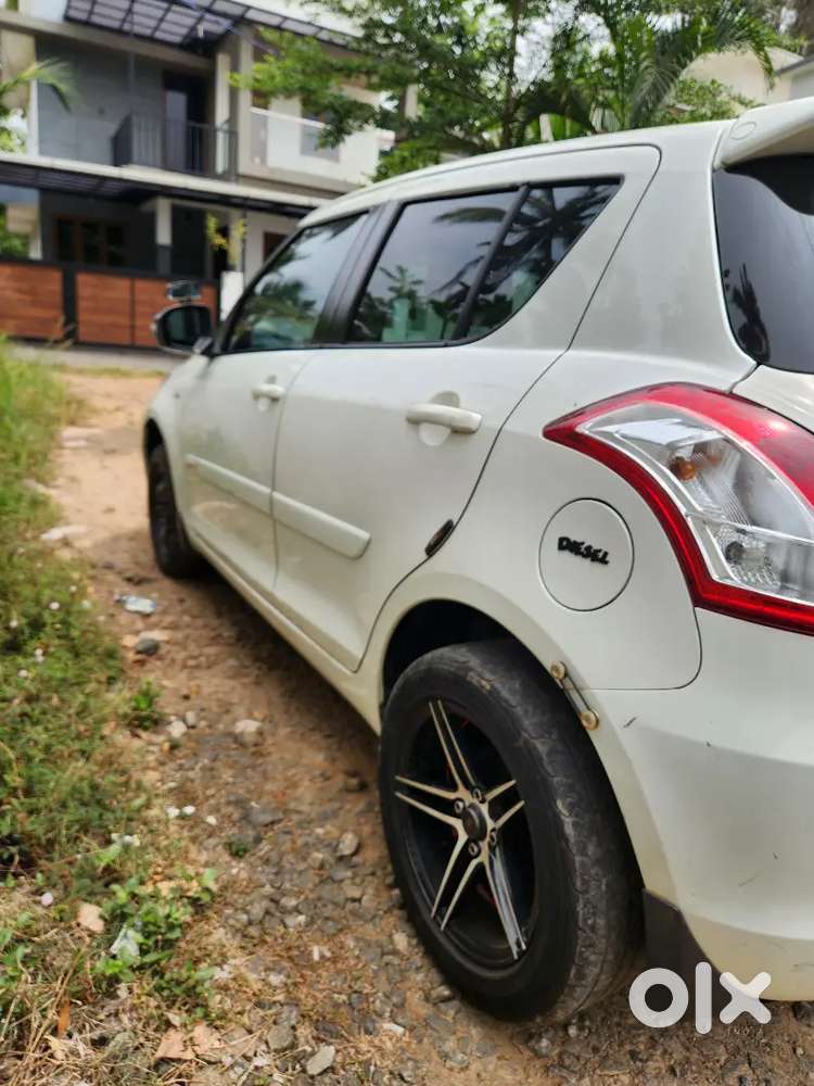 Maruti Suzuki Swift 2017 Diesel 123000 Km Driven